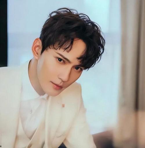 徐正溪最新爆料图片高清,魅力四溢，风采依旧  第2张